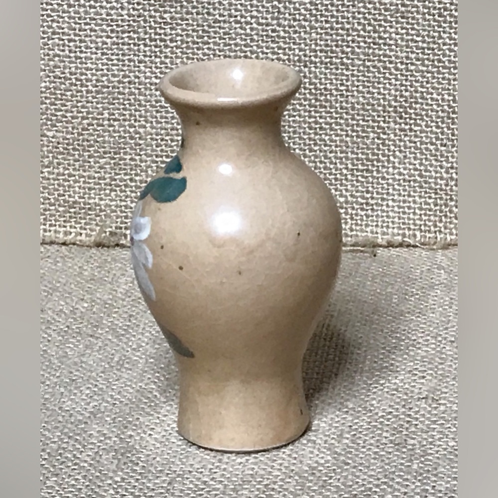 Vintage Miniature Floral Bud Vase 3 3/4 Inch Hand Painted Cottage Core Neutral - Picture 4 of 7